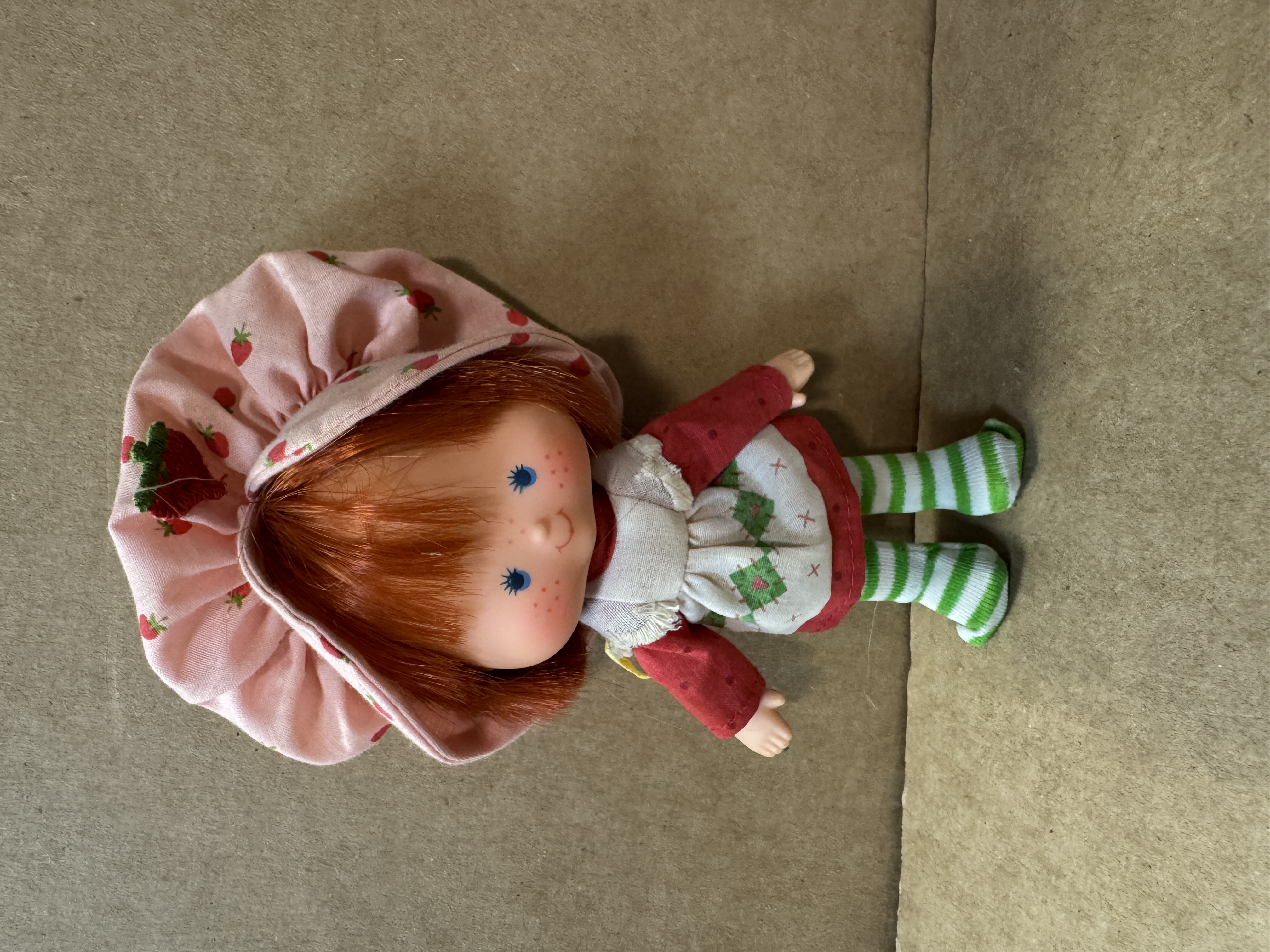 Vintage 1979 Strawberry Shortcake Doll-Flat Hands--1st Edtion--No shoes